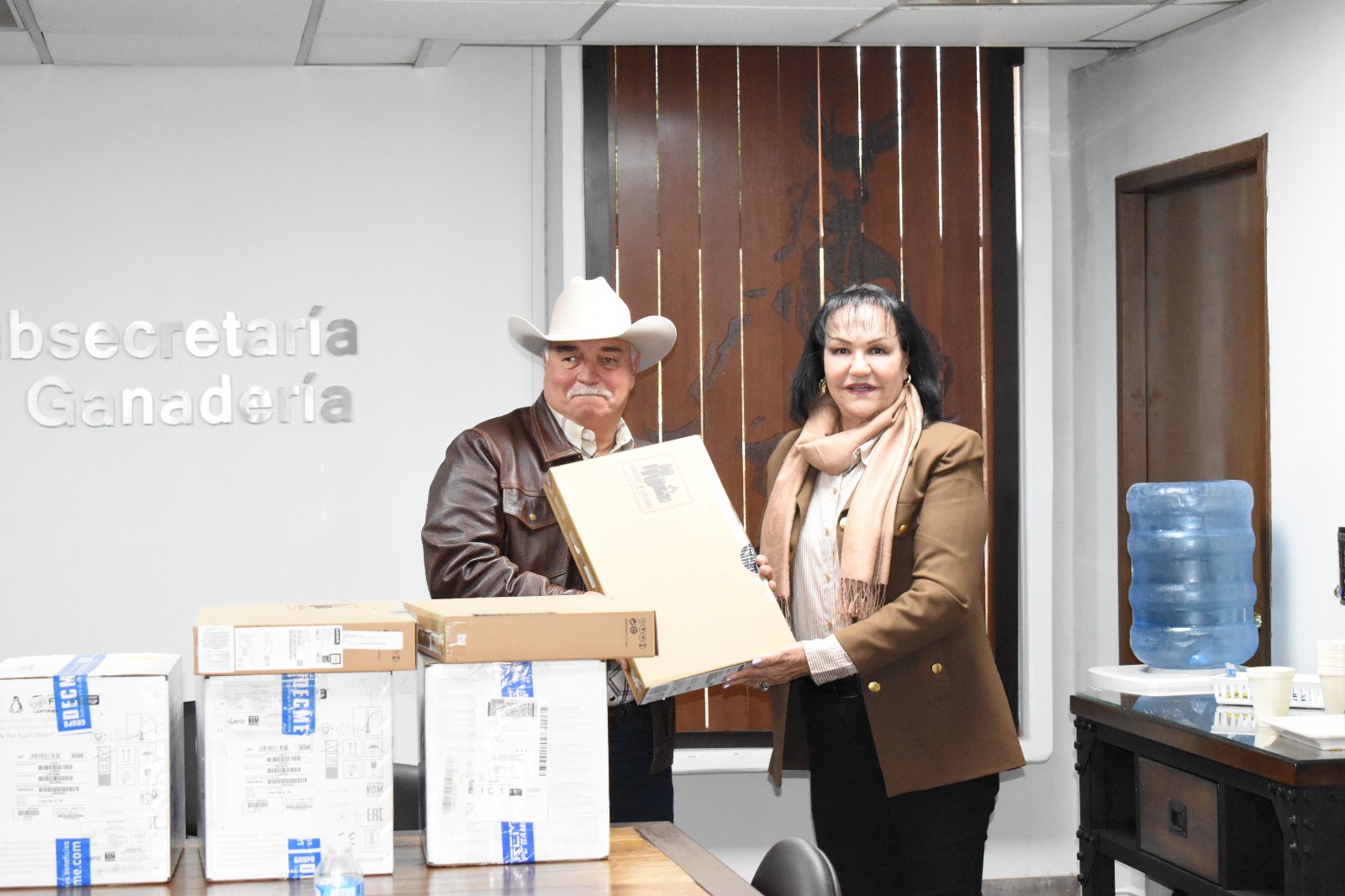 Entregan equipo de cómputo para la realización del REEMO a Inspectores de Ganadería